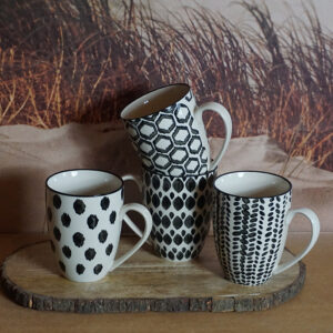 mugs noirs et blancs Etxe Mia!