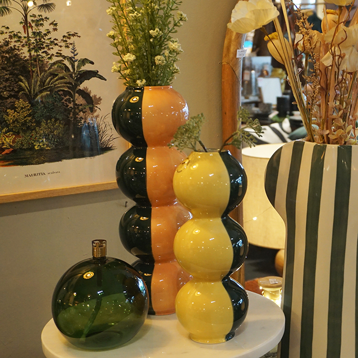 vases boules petit modèle et grand modèle vert jaune et rose Etxe MIA!