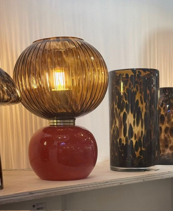 lampe à poser rouge et léopard Etxe Mia!
