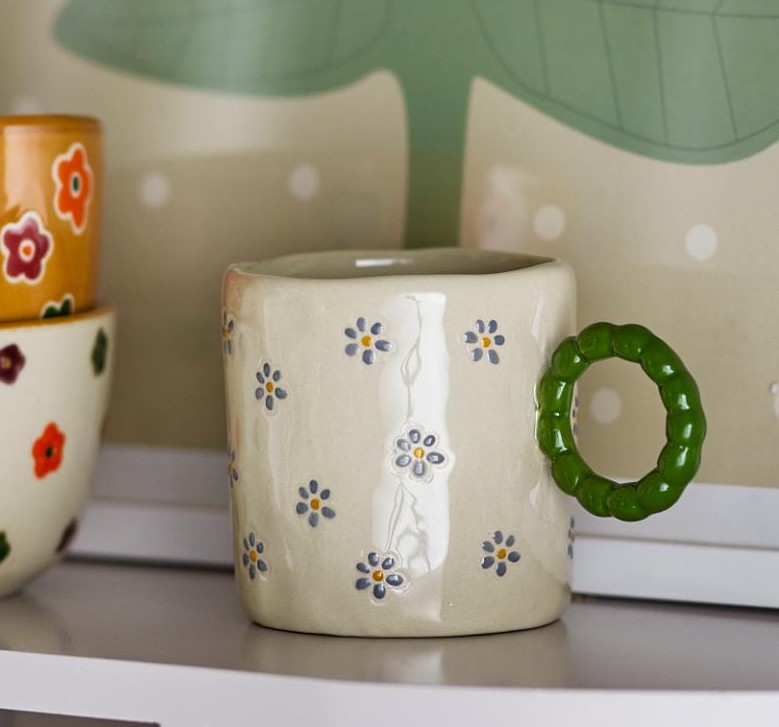 tasse anse verte et fleurs Etxe Mia!