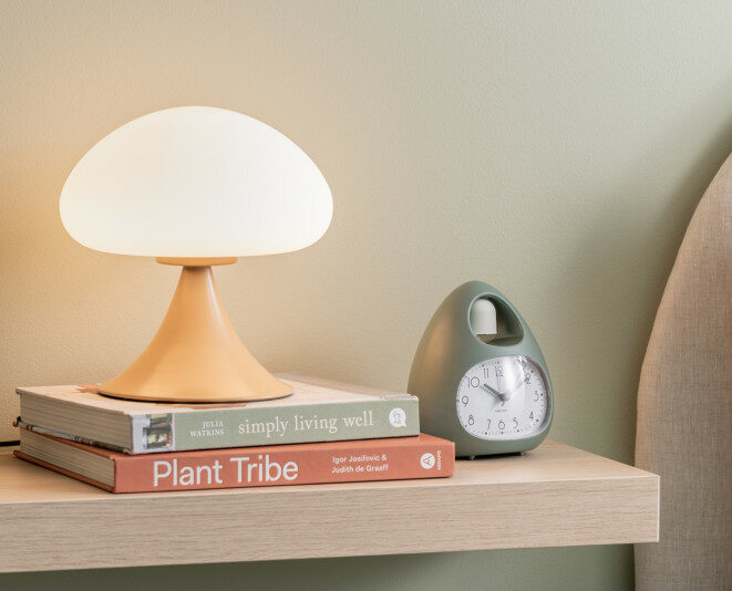 lampe de table jaune et verre opaque Etxe Mia!