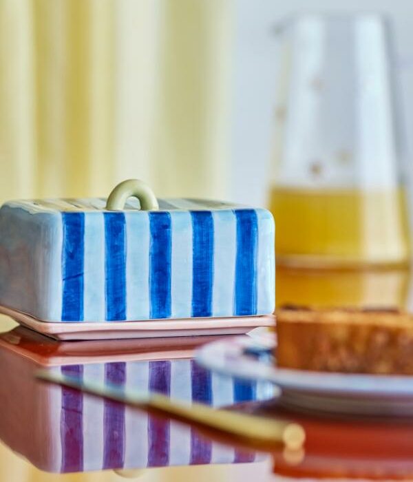 beurrier en grès à rayures bleues Etxe Mia!