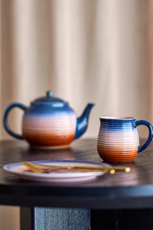 mug en grès aux couleurs dégradées de rose, bleu et terracotta Etxe Mia!