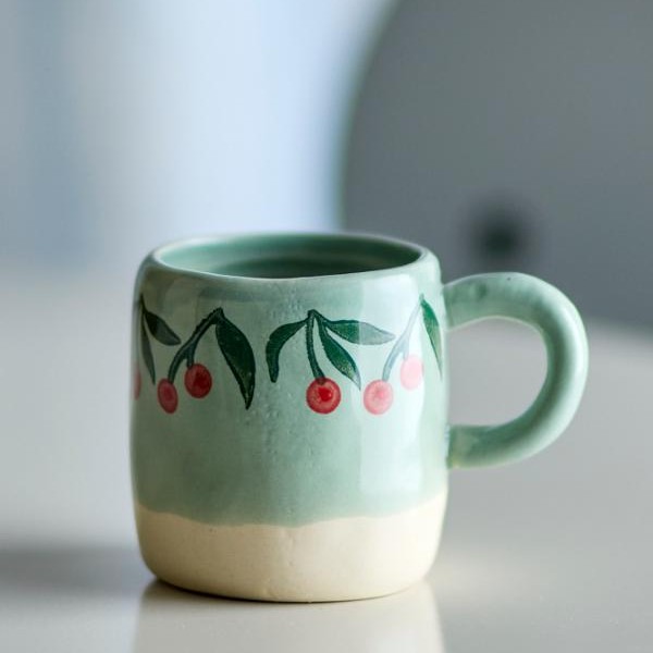 tasse en grès bleu et cerises Etxe Mia!